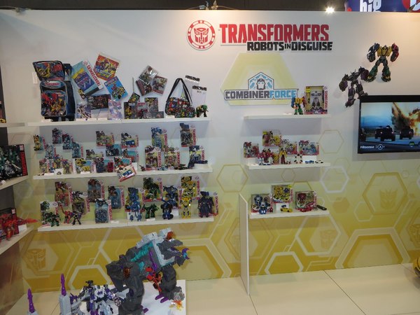 Toy Fair Australia 2017 Photos   Comparison Of Titans Return & G1 Trypticon Ramhorns Vehicle More Slugslinger Misfire  (38 of 56)